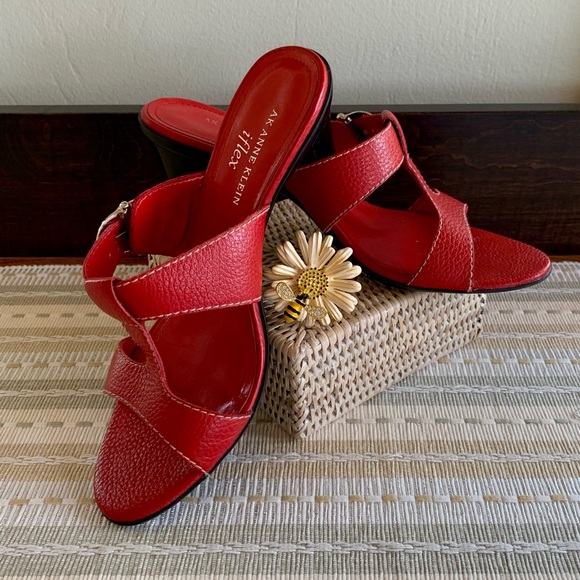 🍒Anne Klein Flex “Azeek” Red Pebbled Leather w/Silver Sandals - Sz 7.5✨✨✨ - Picture 3 of 10